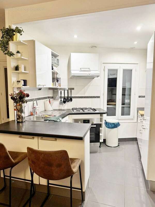 Appartement à SAINT-MAUR-DES-FOSSES