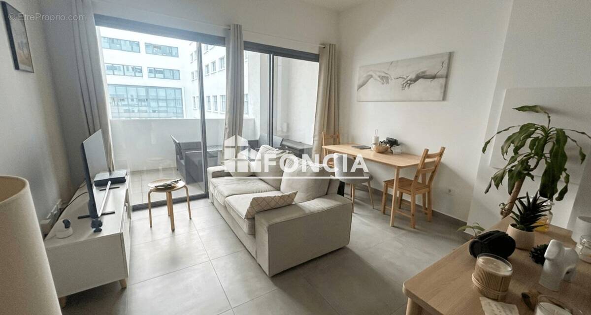 Appartement à MARSEILLE-2E