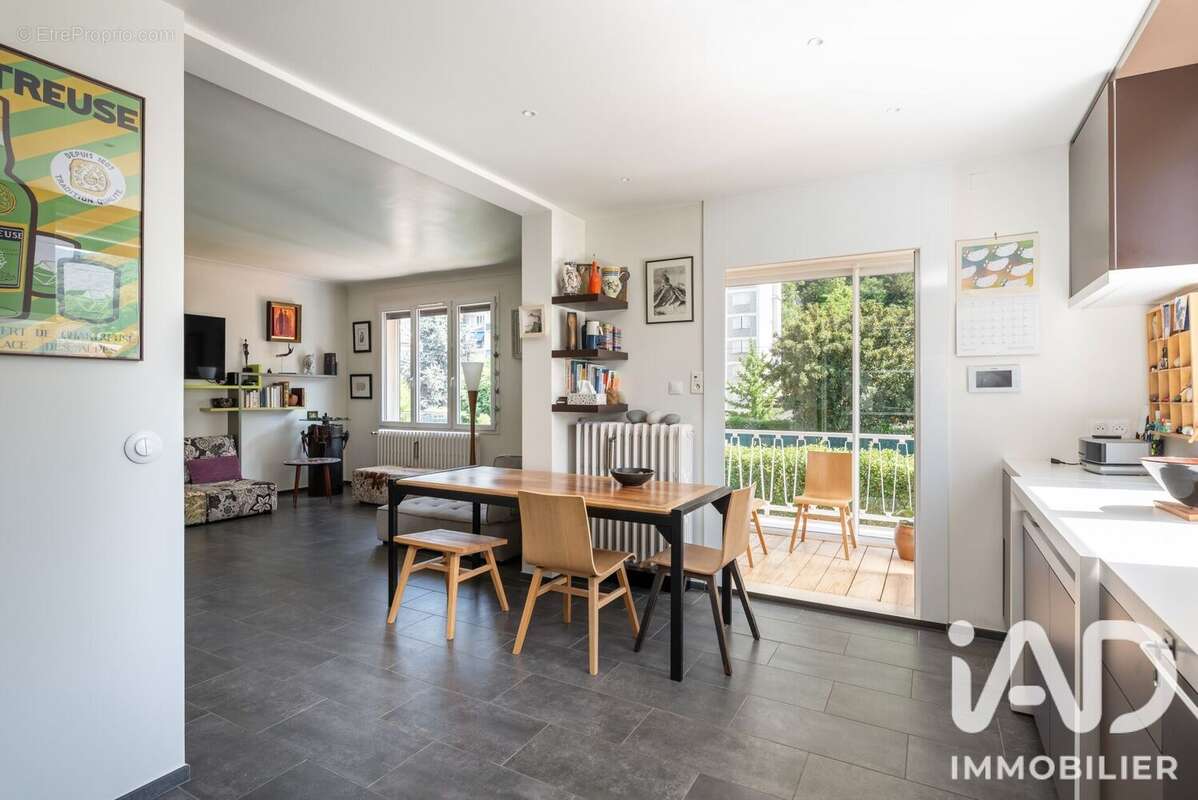 Maison 120 m² à Saint-Martin-Le-Vinoux  - photo 7