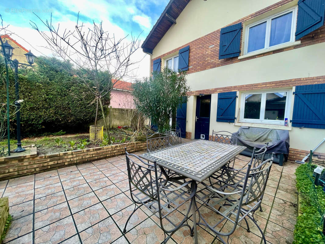 Maison à LE BLANC-MESNIL