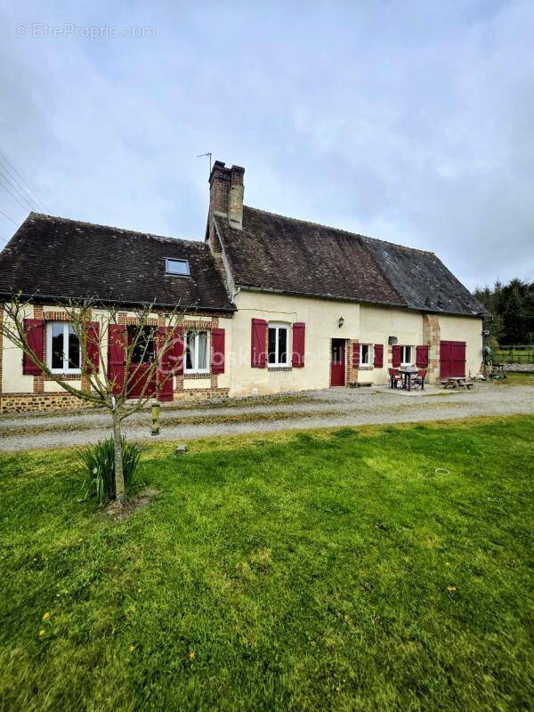 Maison à SAINTE-GAUBURGE-SAINTE-COLOMBE
