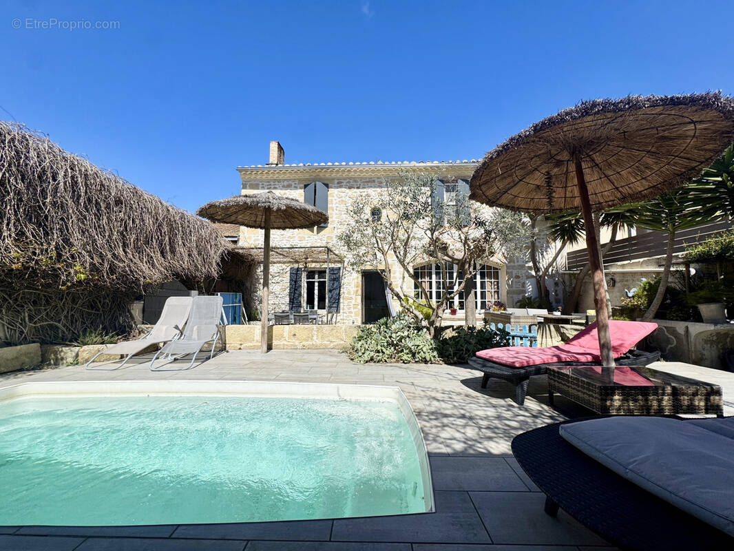 Maison à GALLARGUES-LE-MONTUEUX