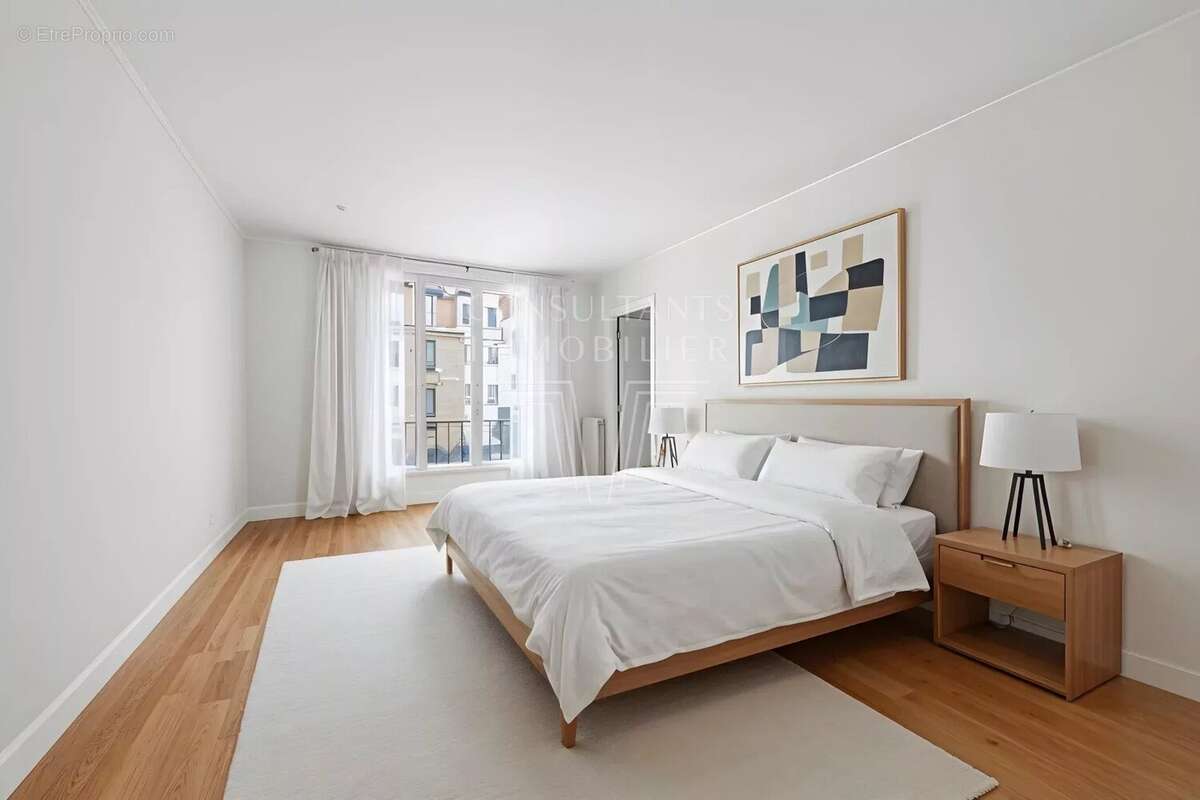 Appartement à NEUILLY-SUR-SEINE
