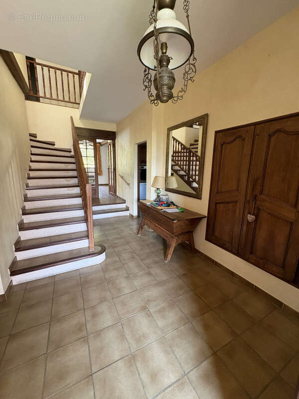 Maison 6 pièces, 4 chambres, Vue dégagée - Toulon Ouest Les Arènes - photo 7