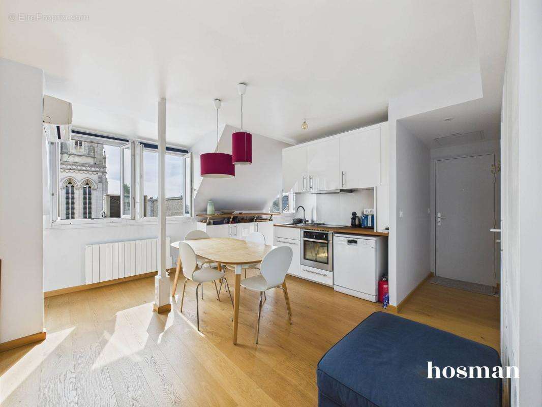 Appartement à PARIS-8E