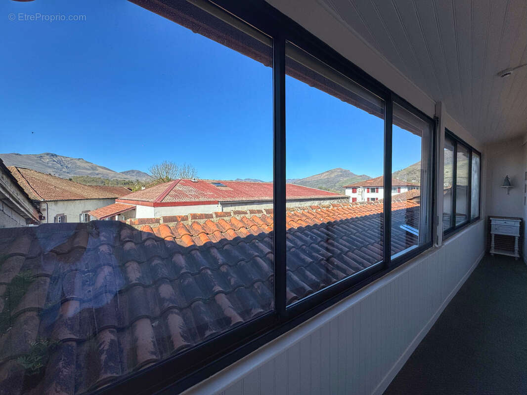 Commerce à SAINT-JEAN-PIED-DE-PORT