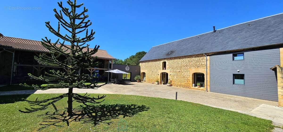 Maison à GROLEJAC
