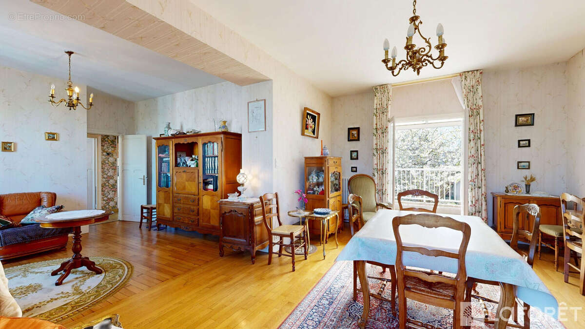 Maison à YZEURE