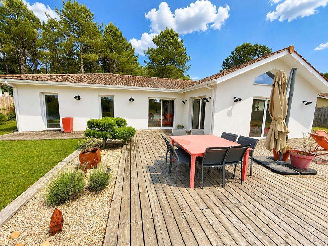 Maison à SALLES