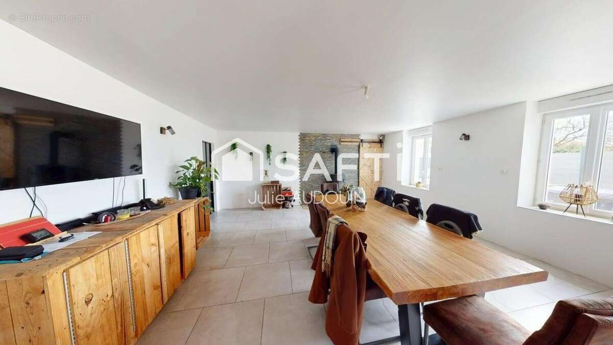 Maison 264 m² à Bignay  - photo 3