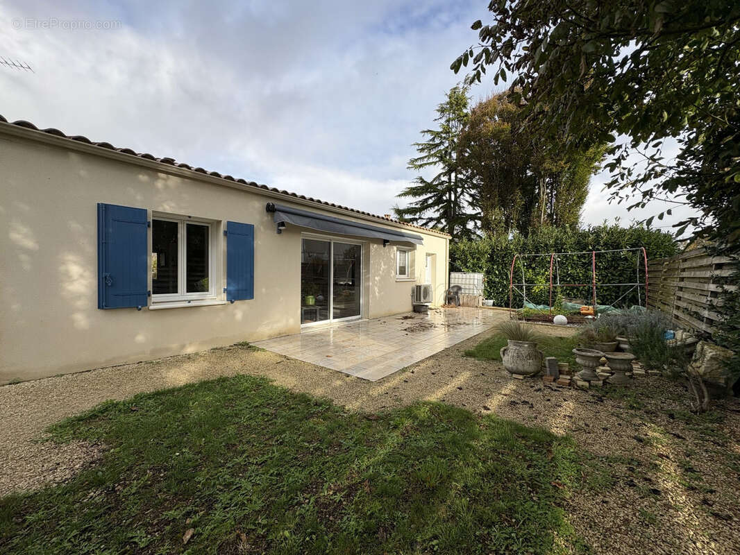 Maison à SAINT-SAUVEUR-D'AUNIS