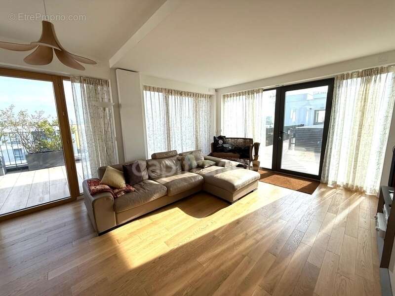 Rueil malmaison - eco quartier de l'arsenal - 6 pieces 150,31m2 - dernier étage - 4 chambres - terrasse panoramique - photo 5