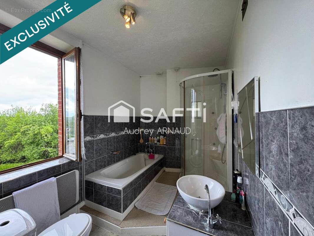 Maison 98 m² à Merinchal  - photo 6