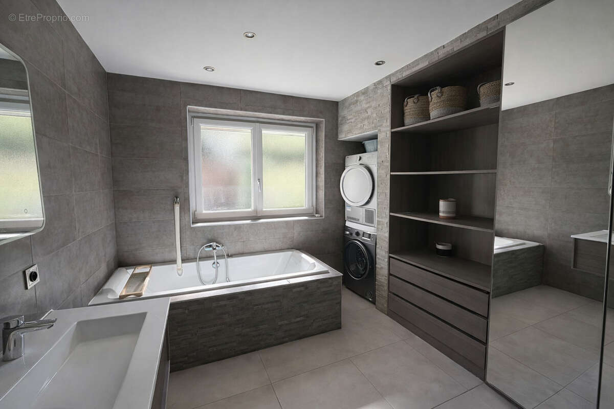 Appartement à VETRAZ-MONTHOUX