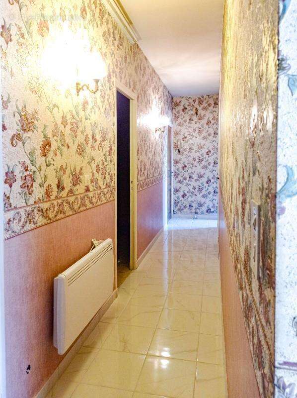 Maison à ROQUEMAURE