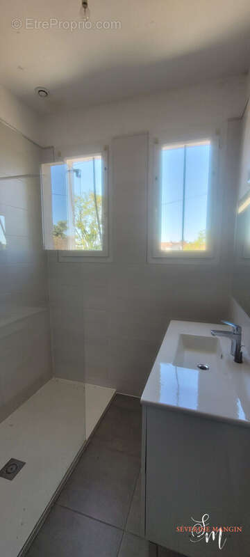 Maison 187 m² à Romans-Sur-Isere  - photo 8