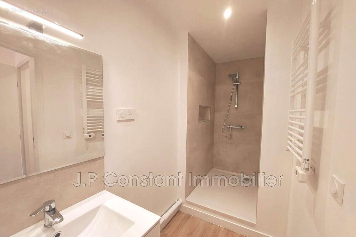 Appartement à MARSEILLE-1E