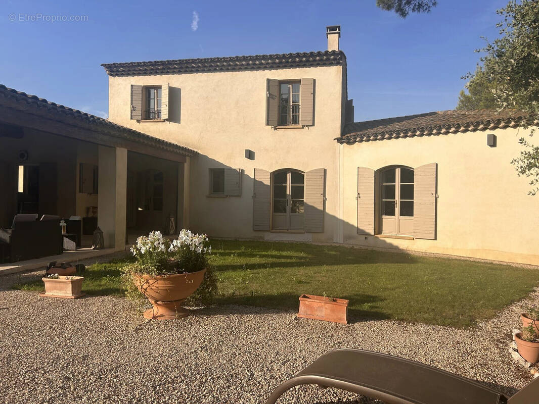 Maison à MALLEMORT