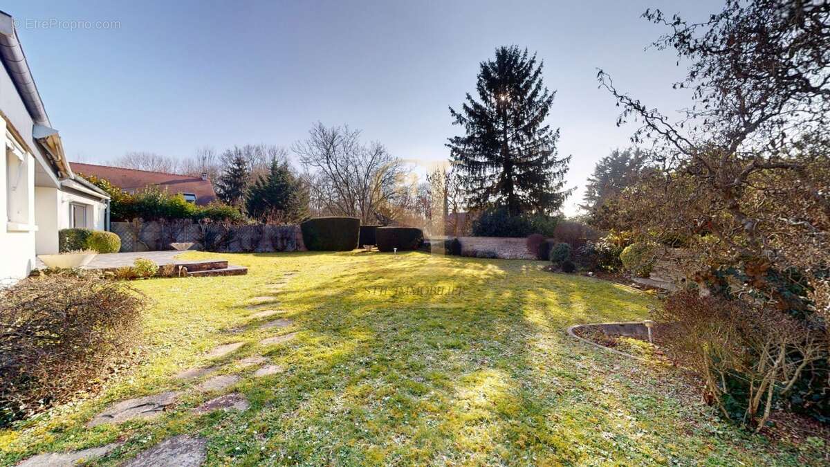 Maison à SOISY-SUR-SEINE