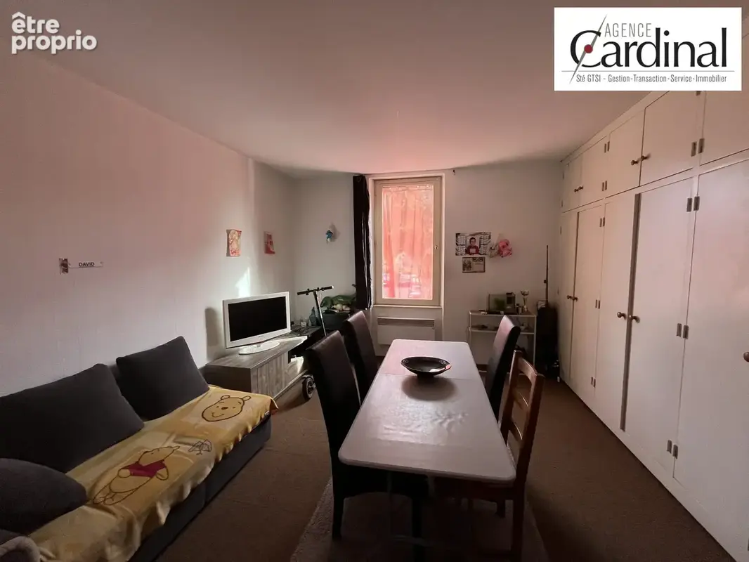 Appart 1er étage loué