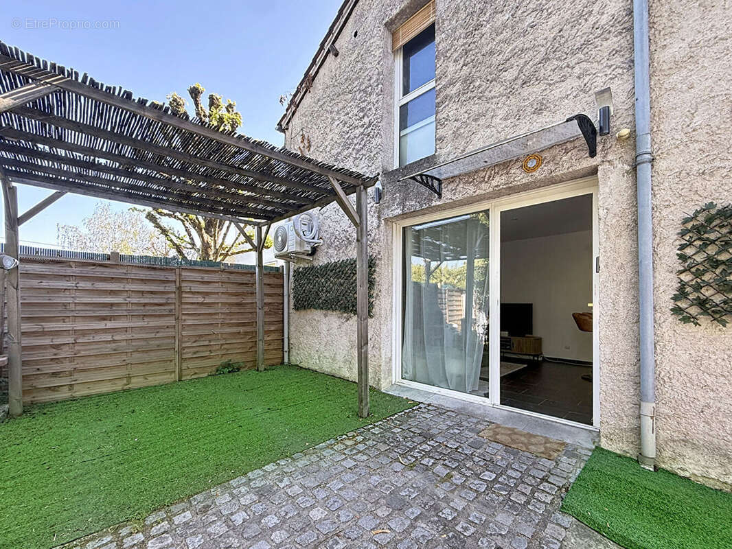 Appartement à FLEURY-LES-AUBRAIS
