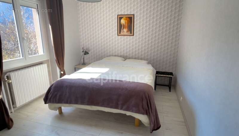 Maison à SAINT-MARTIN-DE-LA-PORTE