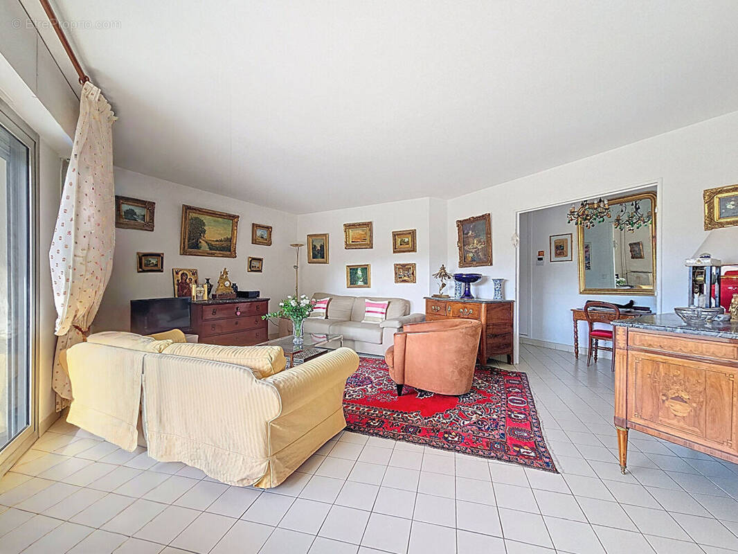 Appartement à BOURG-LA-REINE