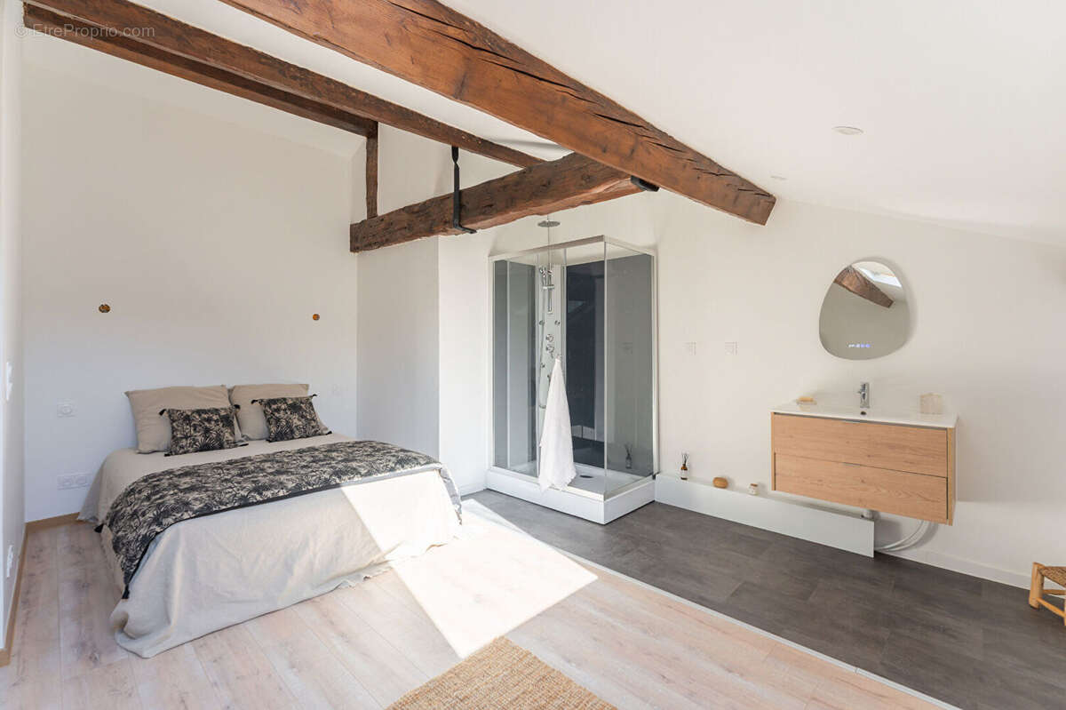 Appartement à MARSEILLE-2E