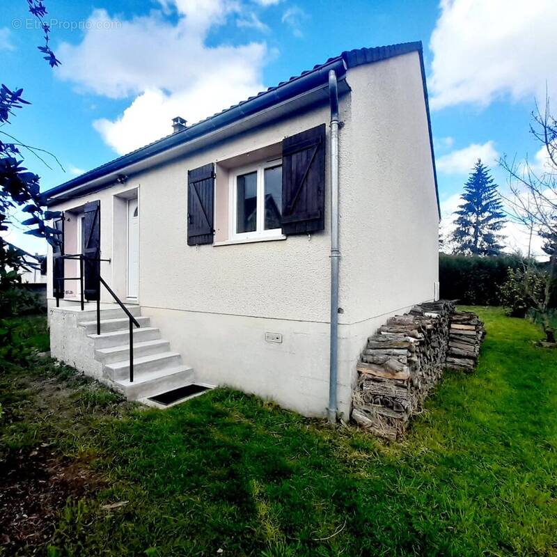 Maison à VILLENEUVE-SUR-YONNE