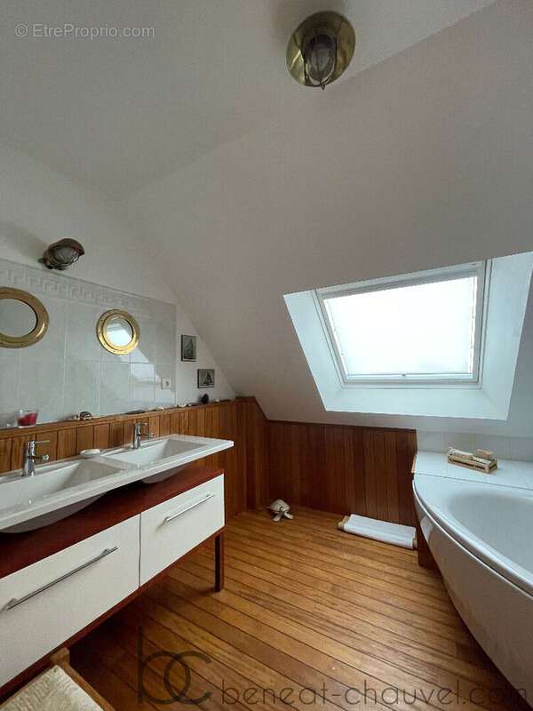 Saint-Avé - Maison 7 pièces - 147 m² sur 1500 m² de terrain - photo 10
