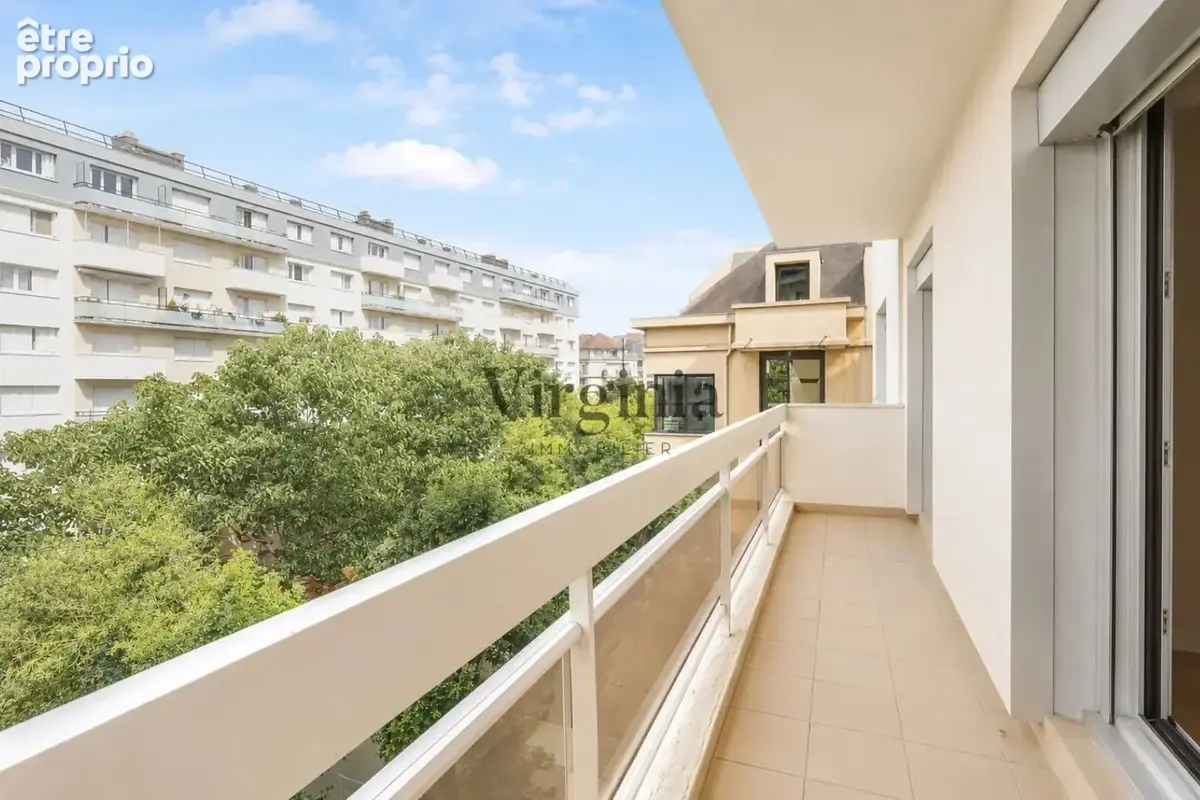 Appartement à CHARENTON-LE-PONT
