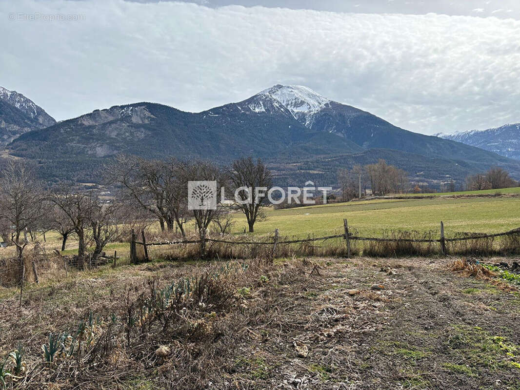 Terrain à CHATEAUROUX-LES-ALPES