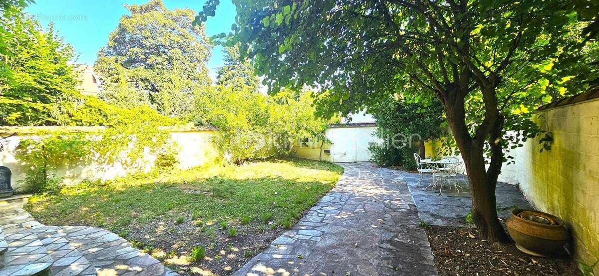 Magnifique Meulière en plein cœur de La-Varenne-Saint-Hilaire - photo 13