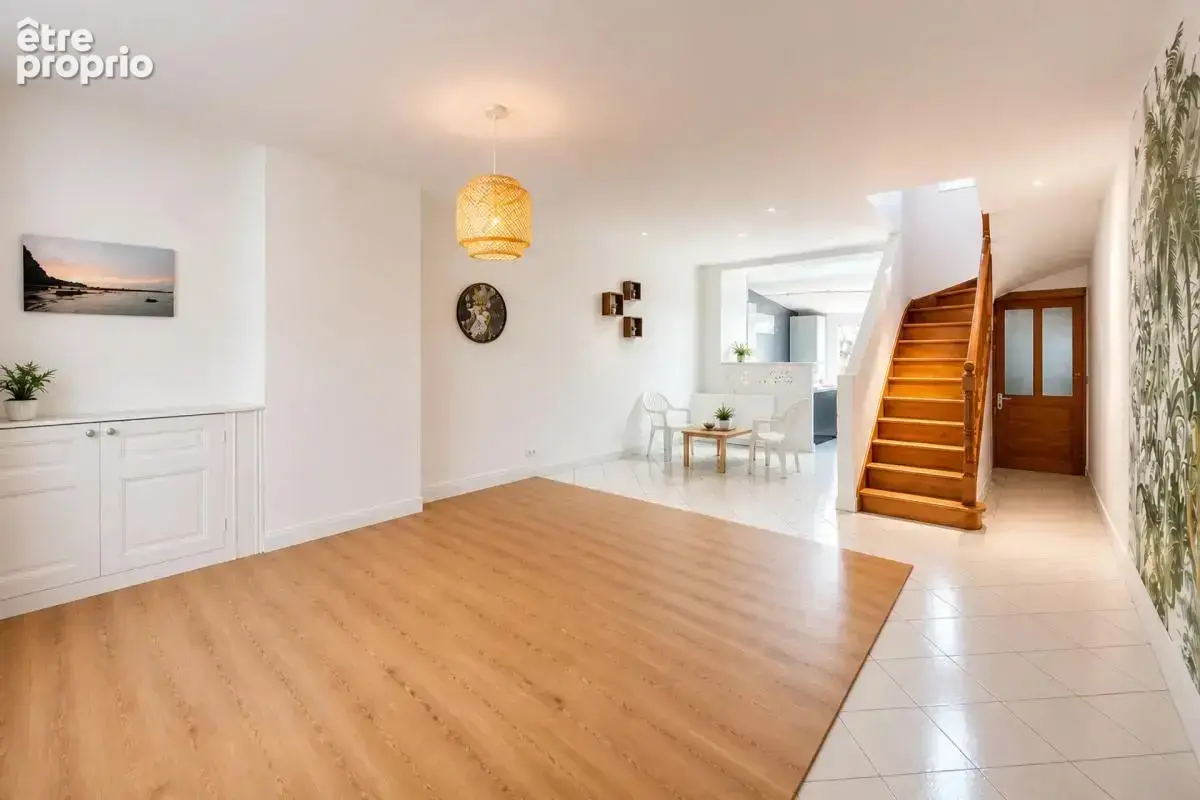 Entre patrimoine et vie de quartier — Maison 4 pièces de 105 m² - photo 2