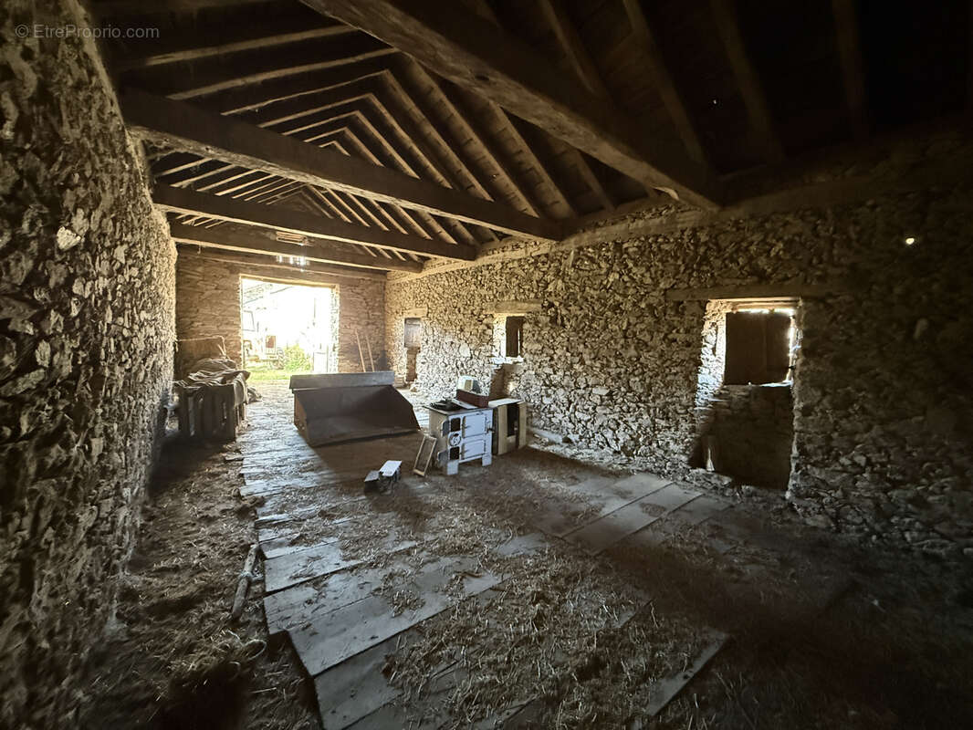 Maison à SAINT-SERNIN-SUR-RANCE