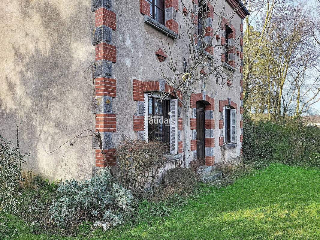 Maison à MONTMARTIN-SUR-MER