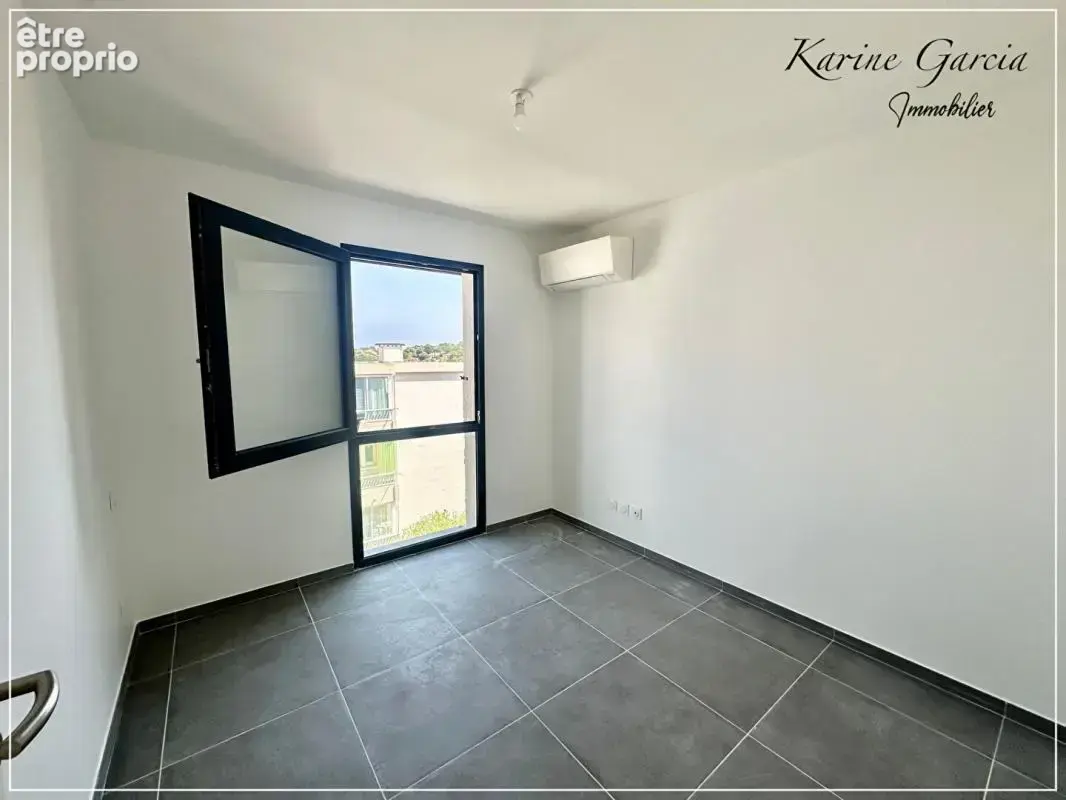 Six fours les plages - appartement de type 3 - superficie 62 m² -  parking sous sol - photo 9