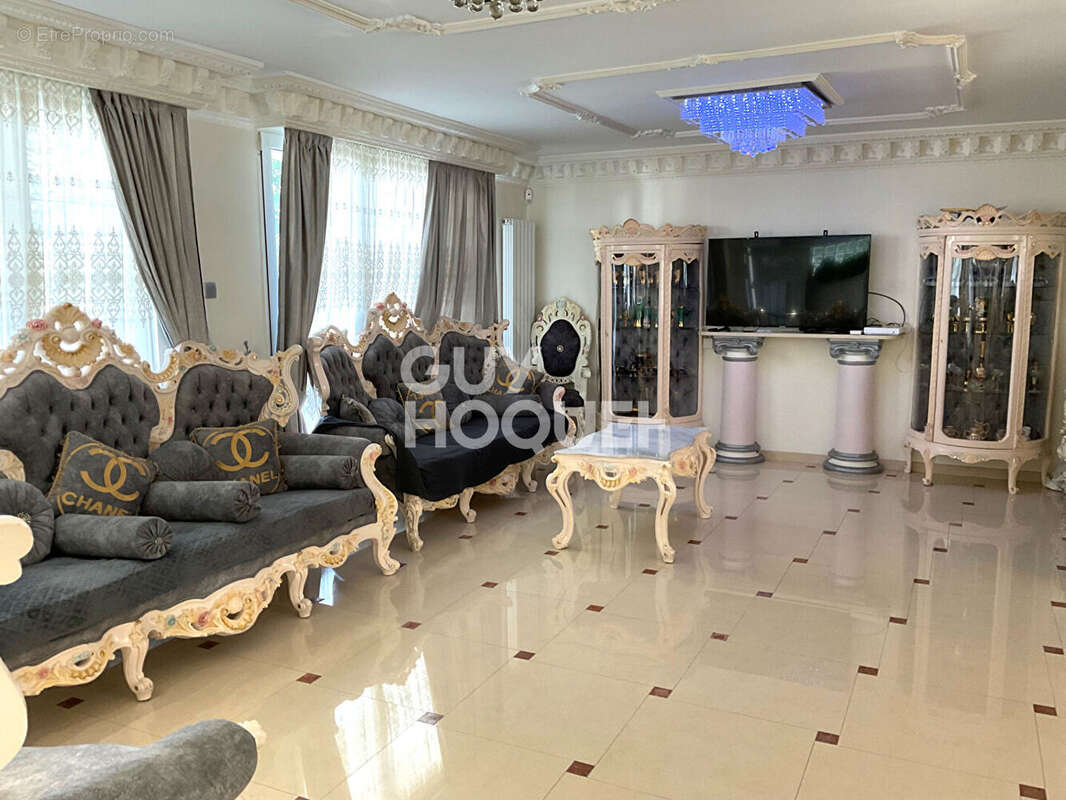 Maison à LE BLANC-MESNIL