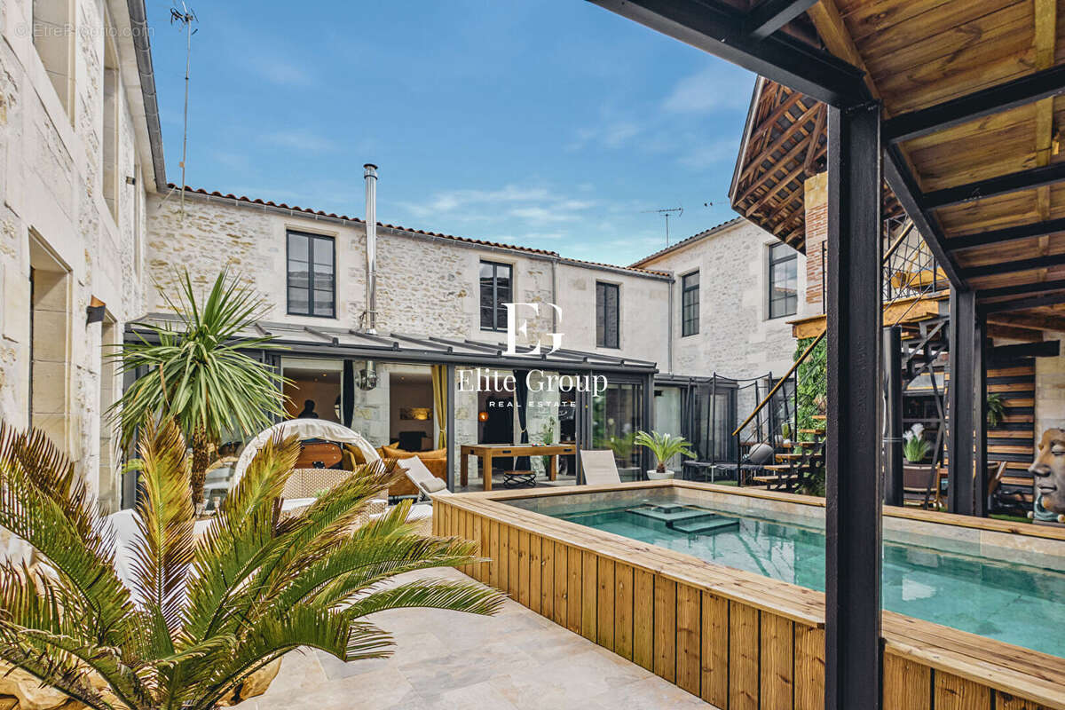 Maison à TONNAY-CHARENTE