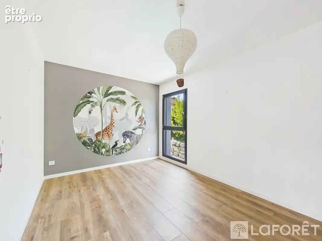Maison récente avec piscine sur les hauteurs - photo 13