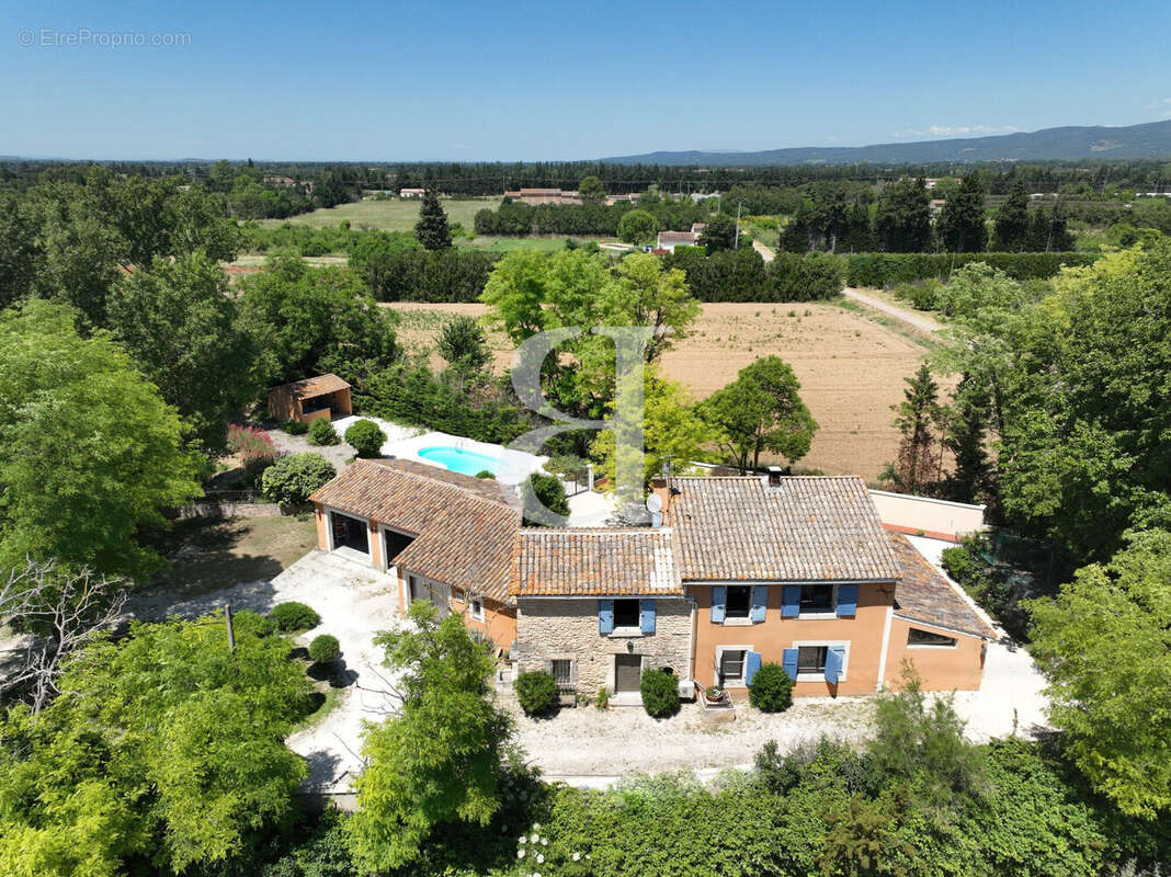Maison 220 m² à L'isle-Sur-La-Sorgue  - photo 2