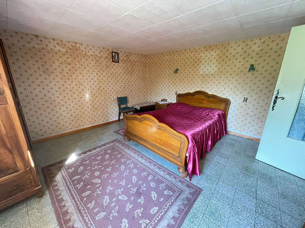 Maison à SAINT-ETIENNE-LES-ORGUES