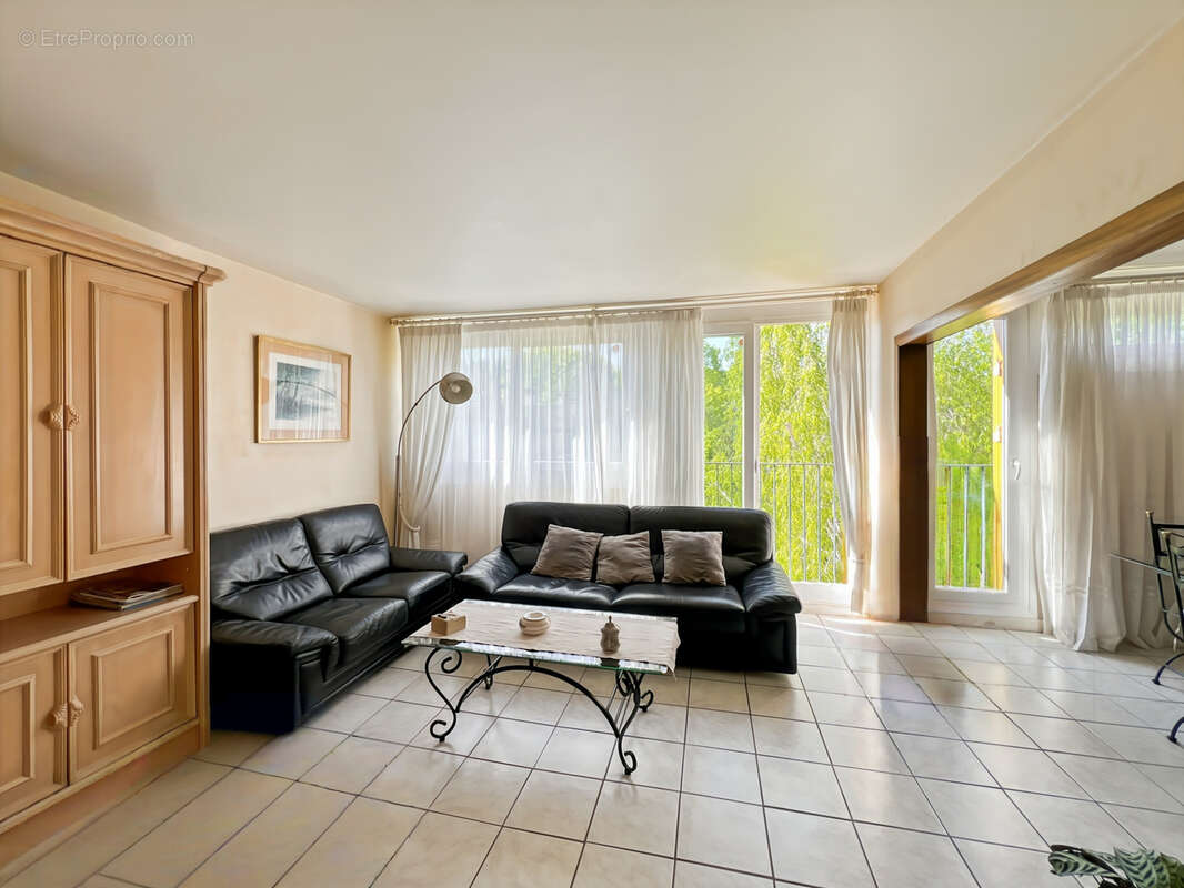 Appartement à JOUY-EN-JOSAS