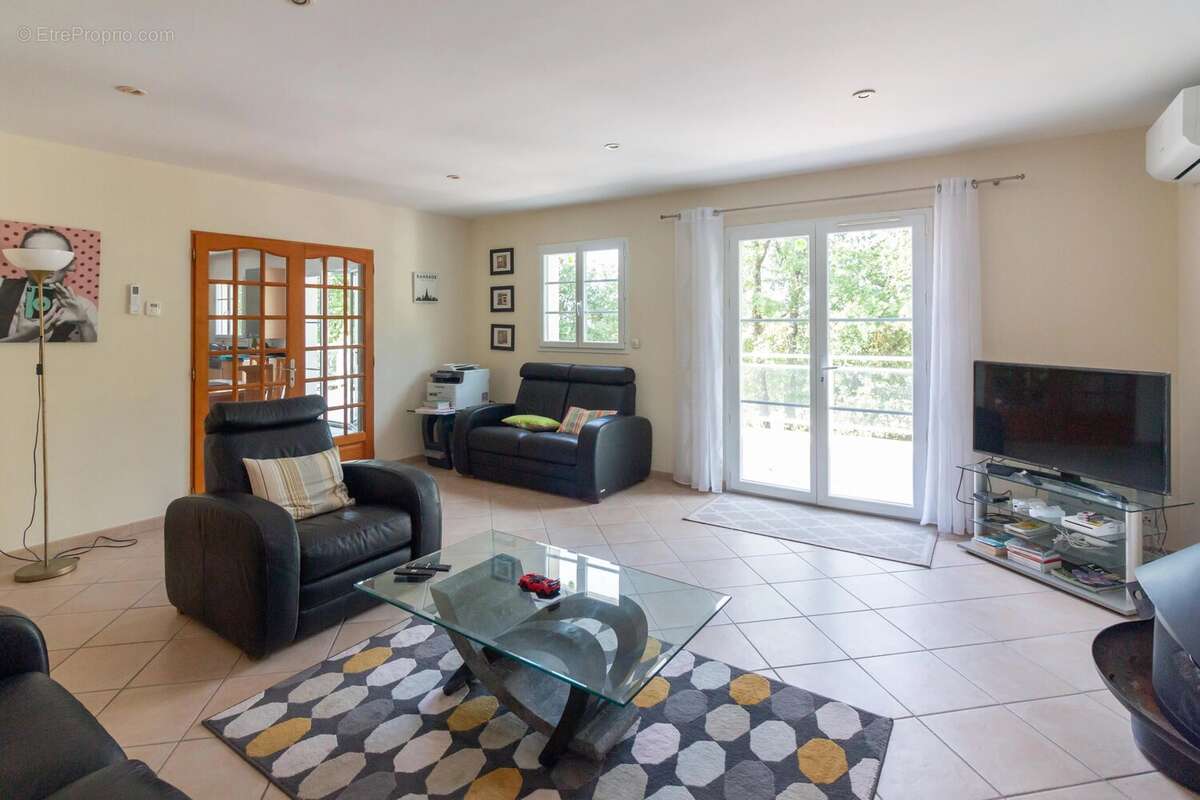 Maison moderne avec piscine et belle vue sur le vignoble - photo 3