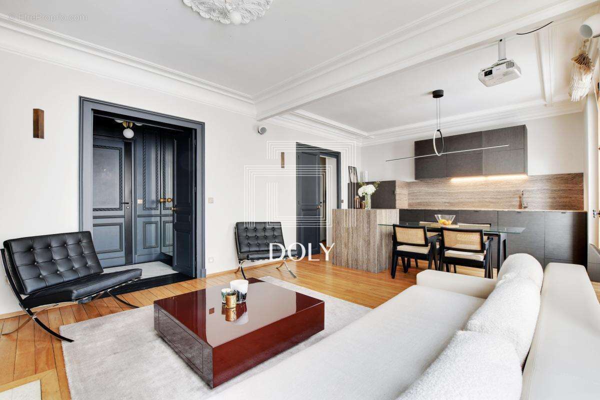 Appartement à PARIS-18E