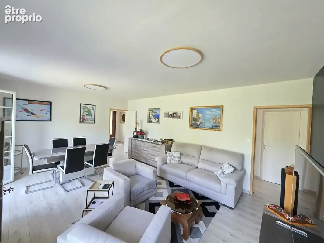 Elegante villa de plain pied avec piscine et vaste terrain - photo 9