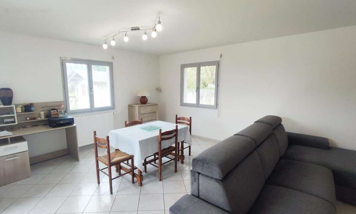 Maison à MONEIN