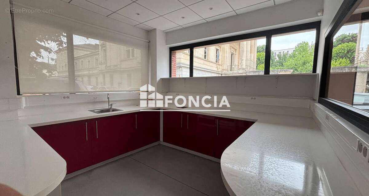 Local commercial, 365 m2, centre Cahors - photo 5