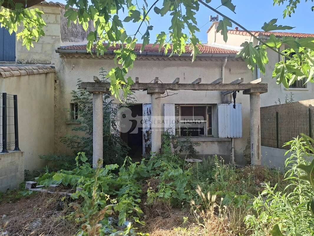 Maison à rénover à Fontvieille - photo 3