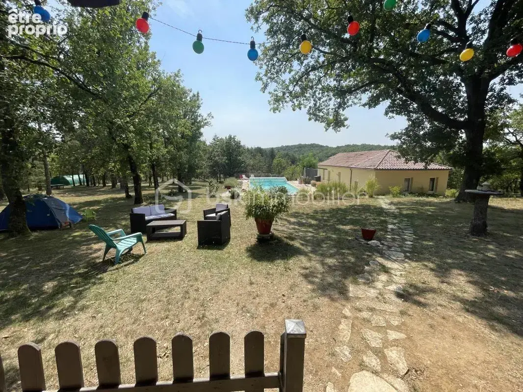 Propriété d’exception avec gîtes de 8 hectares au cœur du Périgord Noir avec vue sur les bois environnants - photo 18
